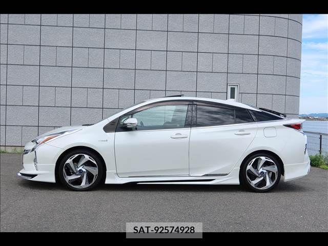 Toyota PRIUS 2017-04 386735-2