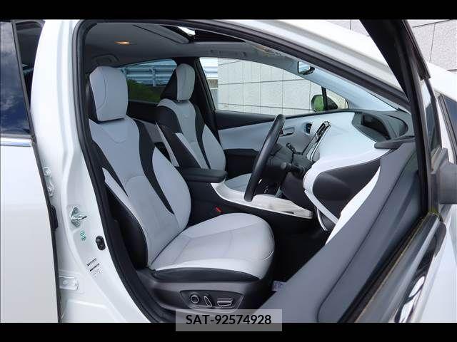 Toyota PRIUS 2017-04 386735-11
