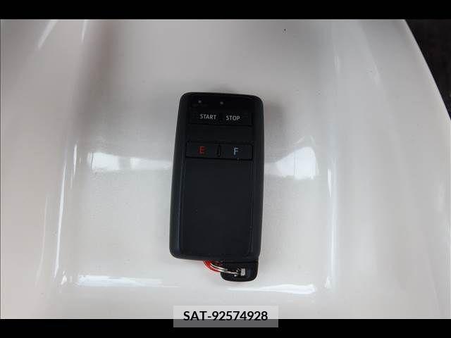 Toyota PRIUS 2017-04 386735-23