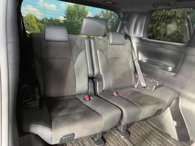 Toyota ALPHARD 2021-07 184579-11