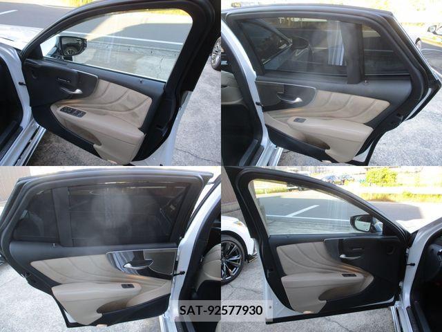 Lexus LS 2021-05 275451-15