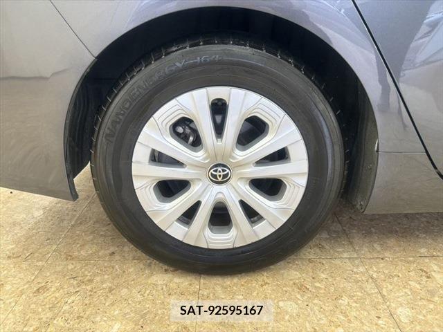 Toyota PRIUS 2022-02 282196-13