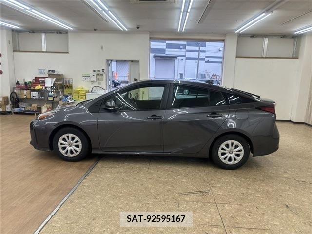 Toyota PRIUS 2022-02 282196-7