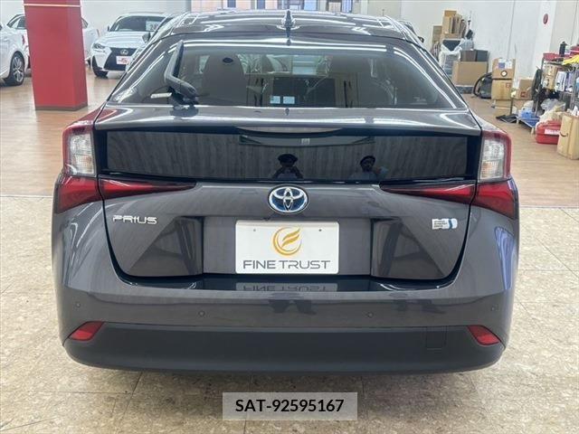 Toyota PRIUS 2022-02 282196-5