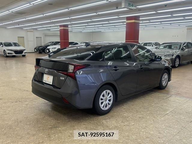Toyota PRIUS 2022-02 282196-4