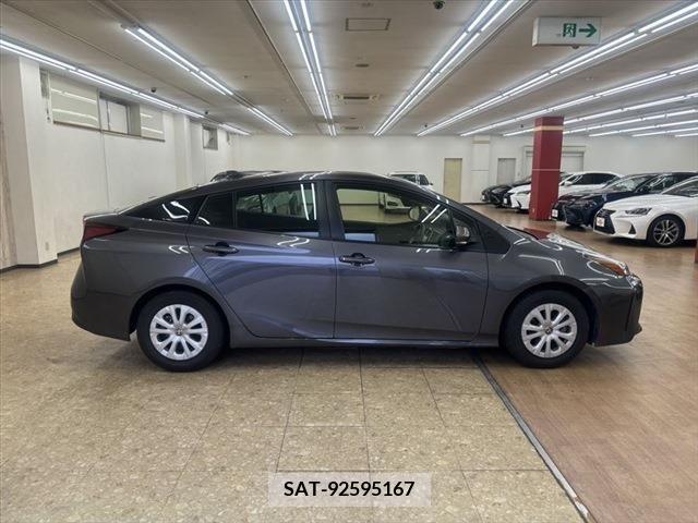 Toyota PRIUS 2022-02 282196-3
