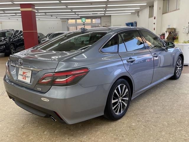 Toyota CROWN SEDAN 2018-11 18951-4