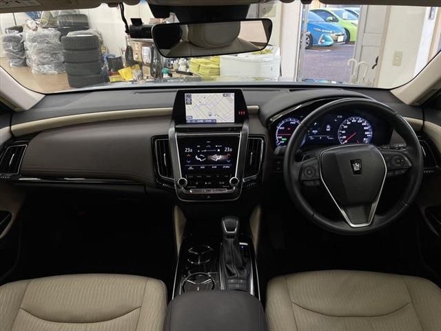 Toyota CROWN SEDAN 2018-11 18951-18