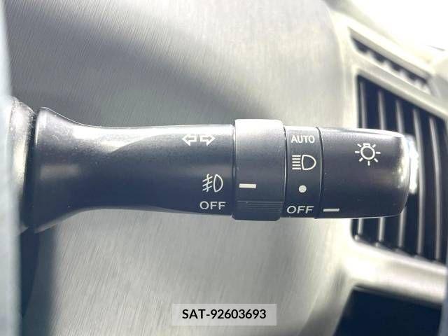 Toyota PRIUS ALPHA 2011-08 282510-6