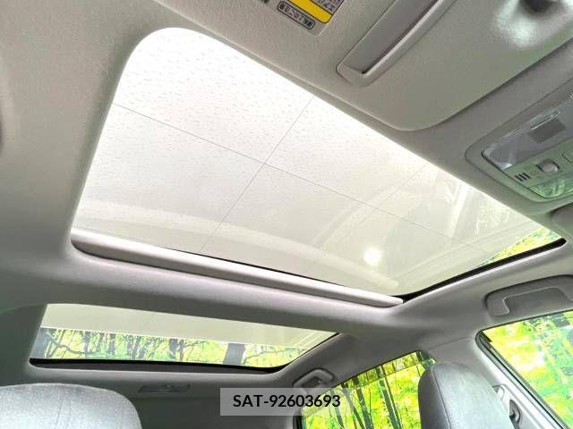 Toyota PRIUS ALPHA 2011-08 282510-2