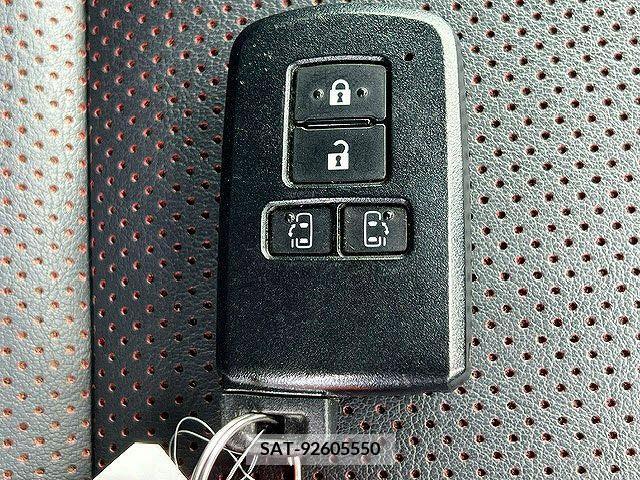 Toyota ESQUIRE 2019-03 341689-23