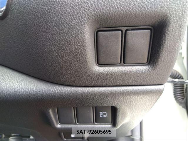 Toyota C-HR 2021-08 348471-11