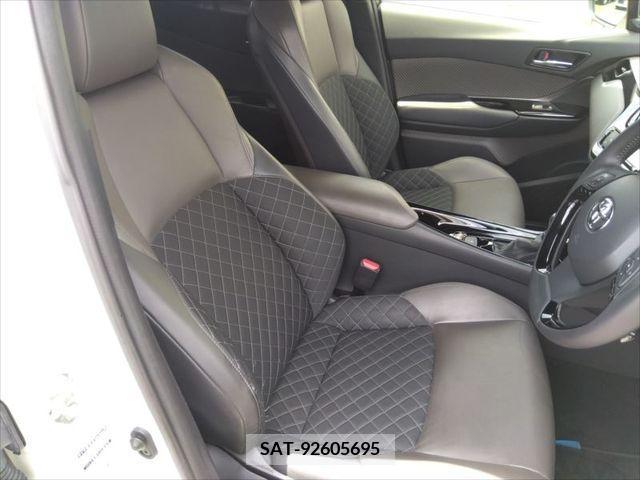 Toyota C-HR 2021-08 348471-5