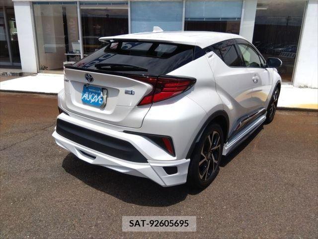 Toyota C-HR 2021-08 348471-2