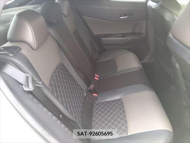 Toyota C-HR 2021-08 348471-16