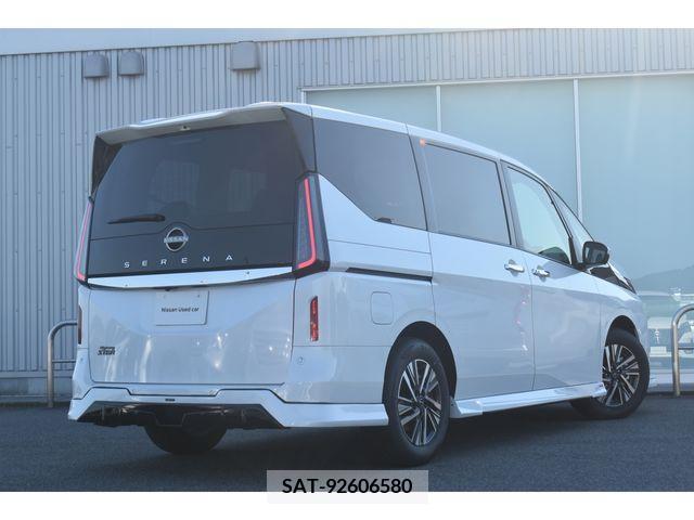 Nissan SERENA 2023-11 345545-1