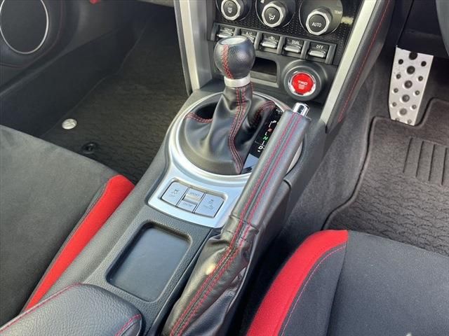 Toyota 86 2017-10 192296-25