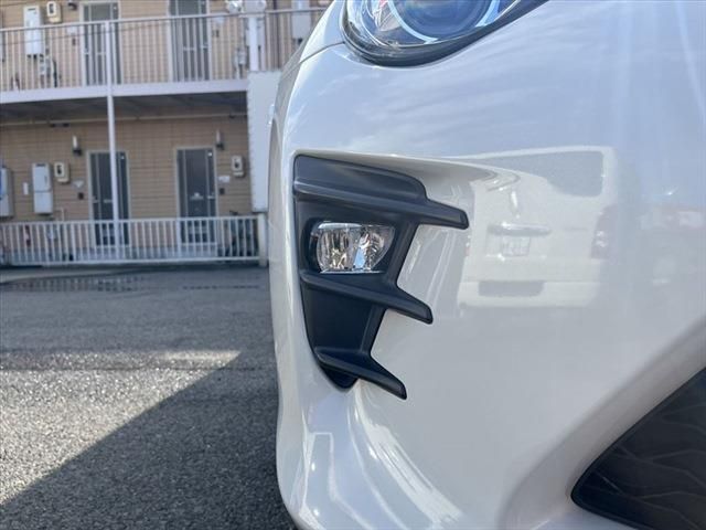 Toyota 86 2017-10 192296-11
