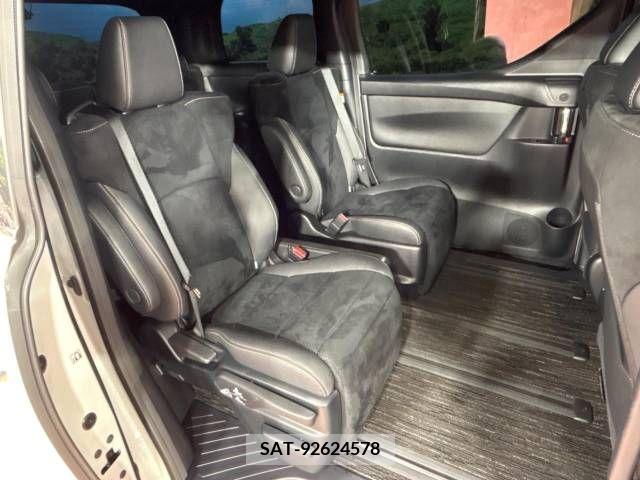Toyota ALPHARD 2022-08 381984-9