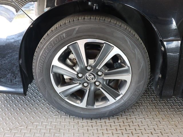 Toyota VOXY 2018-07 196083-27