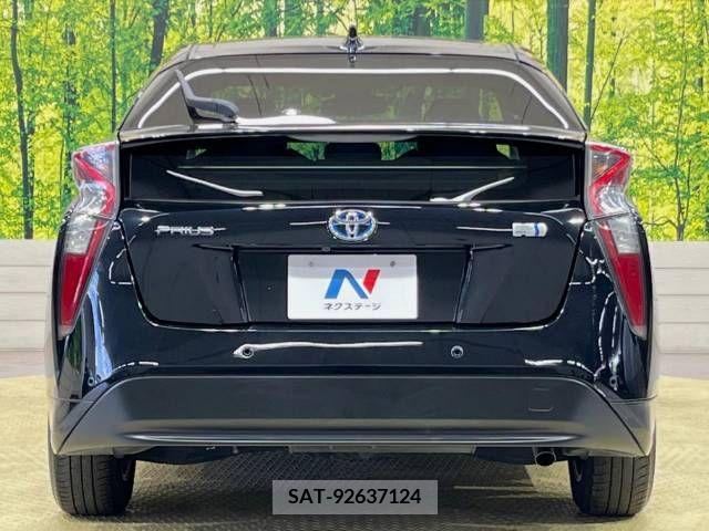 Toyota PRIUS 2017-07 282047-15