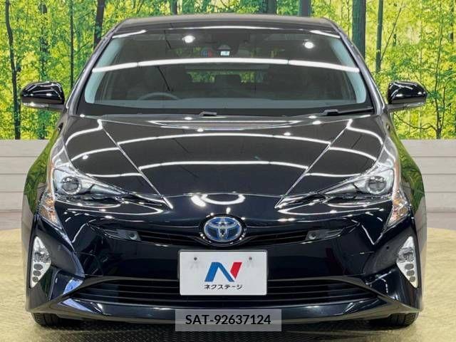 Toyota PRIUS 2017-07 282047-14