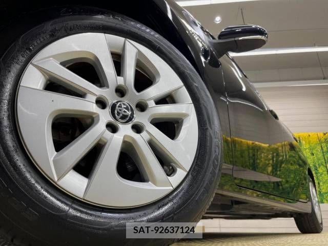Toyota PRIUS 2017-07 282047-13