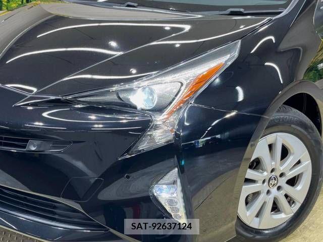 Toyota PRIUS 2017-07 282047-12