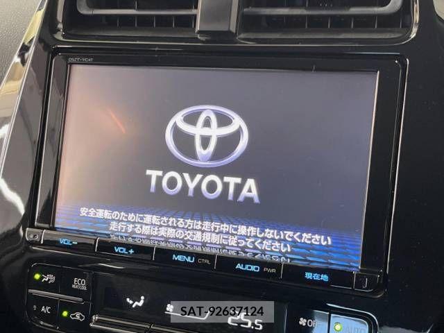 Toyota PRIUS 2017-07 282047-3