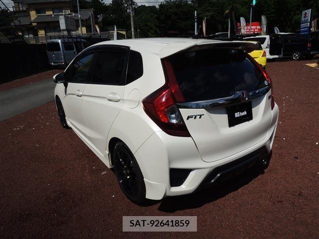 Honda FIT 2015-08 390817-11