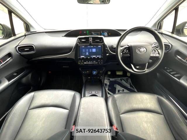Toyota PRIUS 2019-06 331250-1