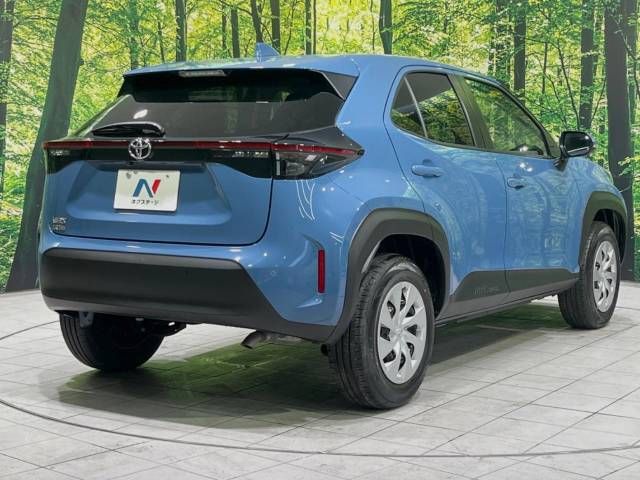Toyota YARIS CROSS 2023-03 194816-17