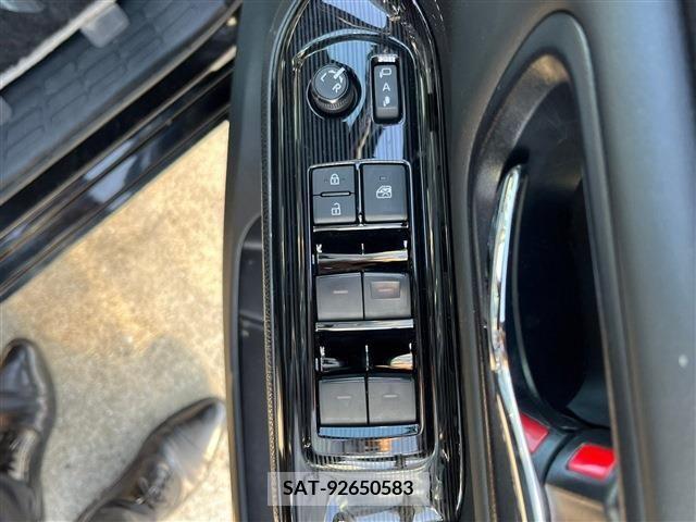 Toyota ESQUIRE 2021-04 268547-12