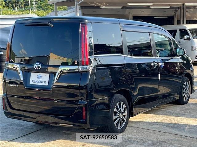 Toyota ESQUIRE 2021-04 268547-11