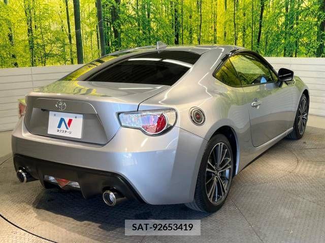 Toyota 86 2015-05 219552-17