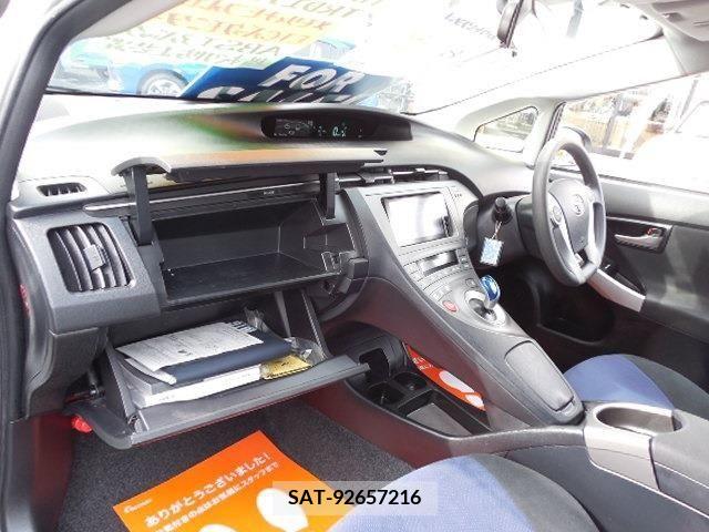 Toyota PRIUS 2013-07 282312-9