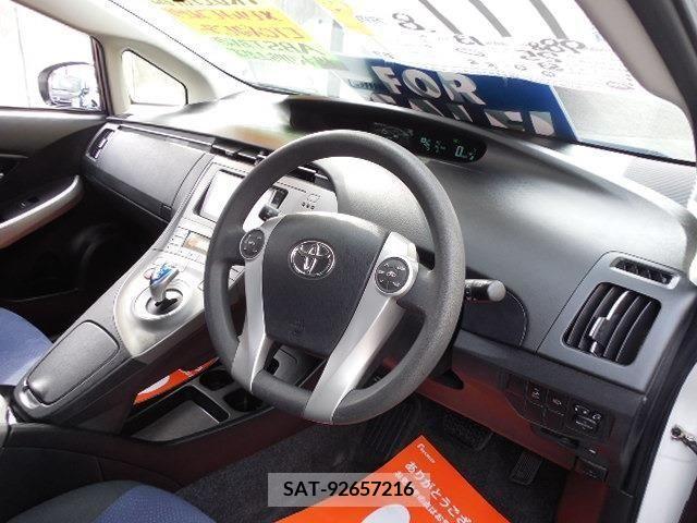 Toyota PRIUS 2013-07 282312-8