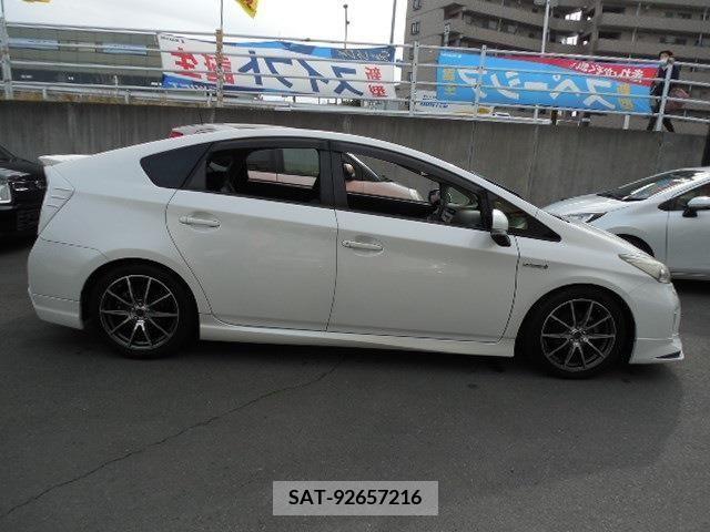 Toyota PRIUS 2013-07 282312-6