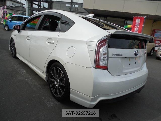 Toyota PRIUS 2013-07 282312-5