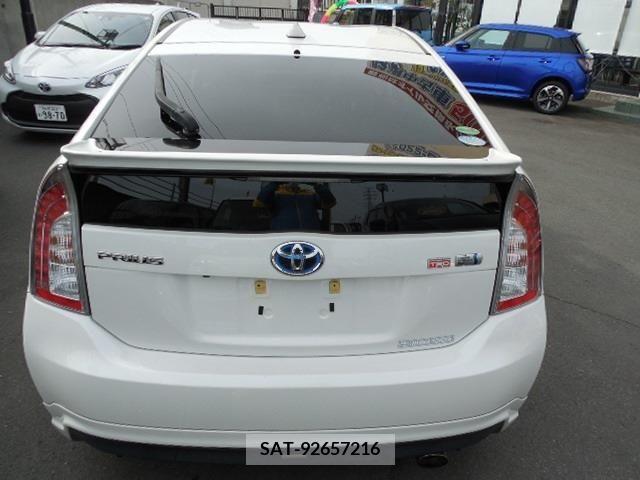Toyota PRIUS 2013-07 282312-4
