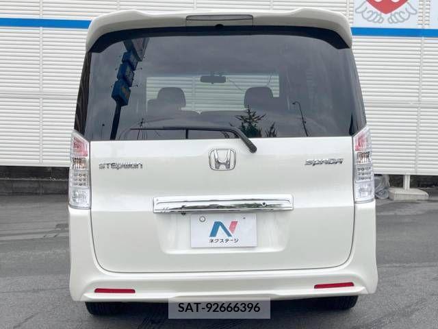 Honda e 2011-10 386375-15
