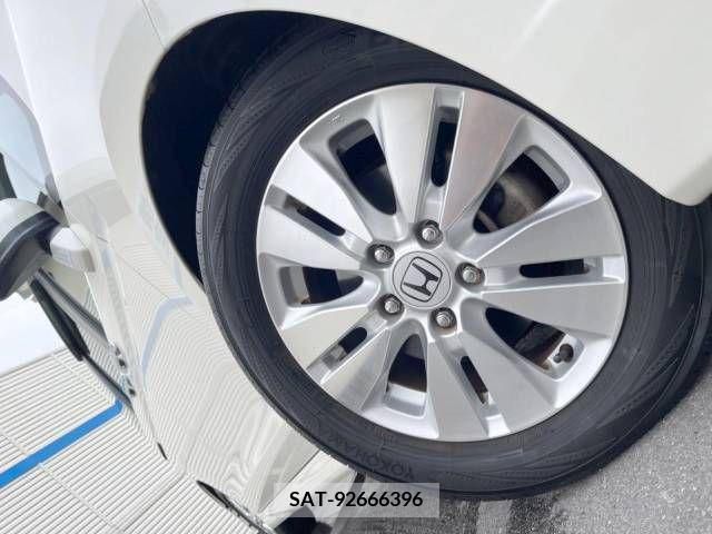 Honda e 2011-10 386375-13