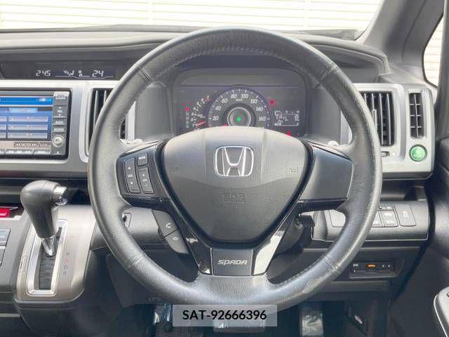 Honda e 2011-10 386375-11