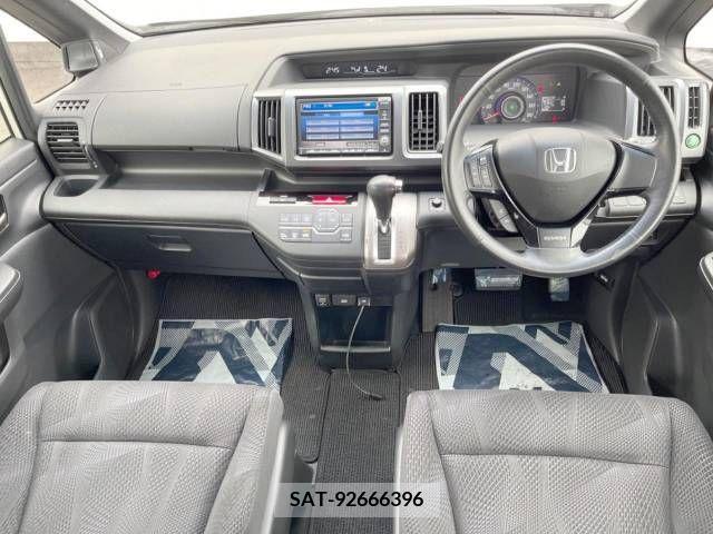 Honda e 2011-10 386375-1