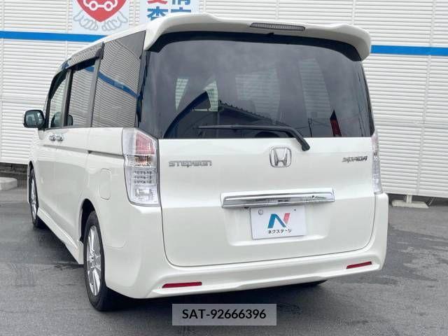Honda e 2011-10 386375-17