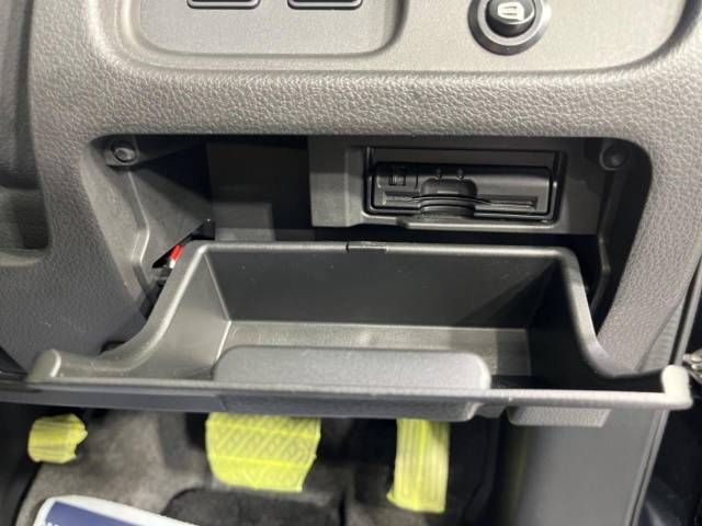 Nissan SERENA 2015-09 24114-6