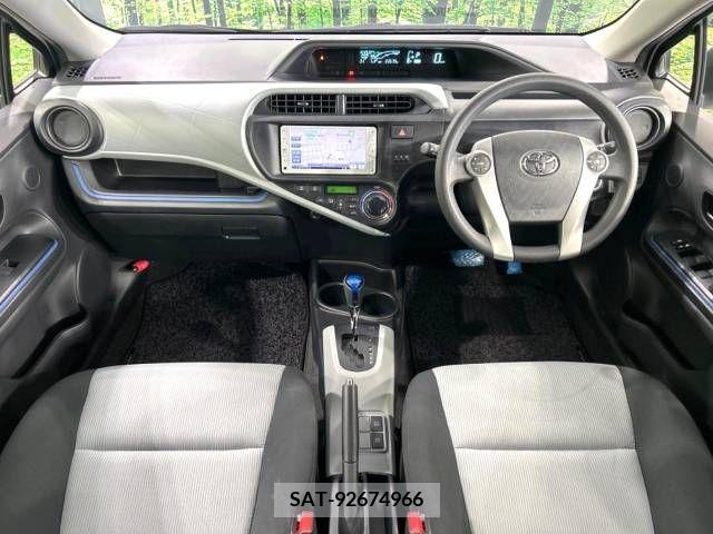 Toyota AQUA 2014-03 314186-1