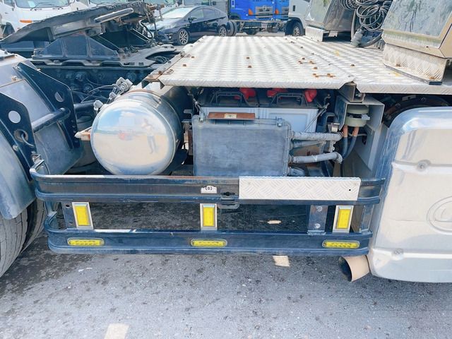 Nissan QUON 2017-12 17956-12