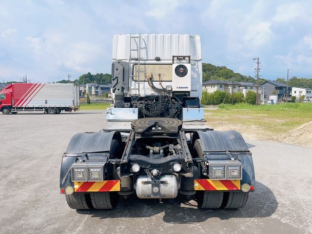 Nissan QUON 2017-12 17956-1