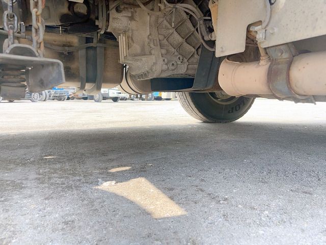 Nissan QUON 2017-12 17956-15